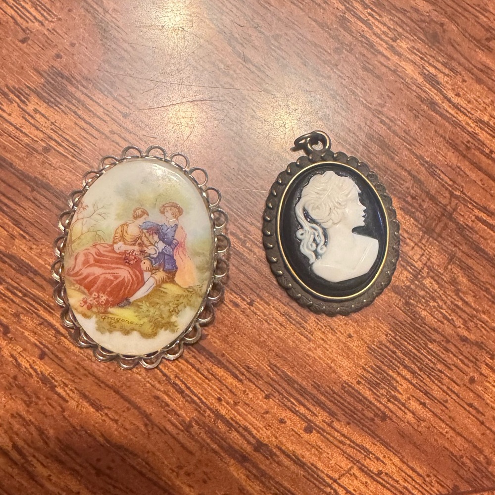 Vintage Romantic Porcelain Scenic Brooch & Black Cameo Pendant Set